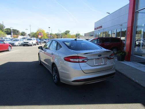 2017 Ford Fusion Hybrid SE