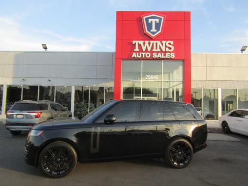 Santorini Black 2025 Land Rover Range Rover P400 SE