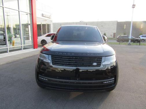 Santorini Black 2025 Land Rover Range Rover P400 SE