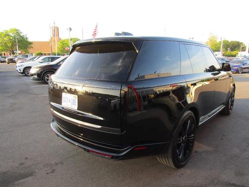 Santorini Black 2025 Land Rover Range Rover P400 SE