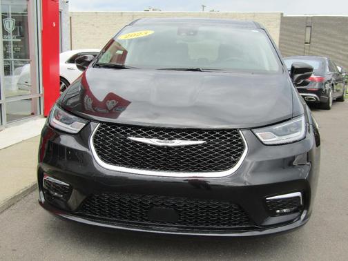 Black 2023 Chrysler Pacifica Touring-L
