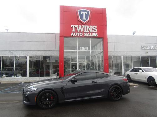 2022 BMW M8 Competition