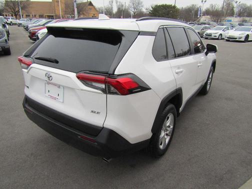 White 2019 Toyota RAV4 XLE