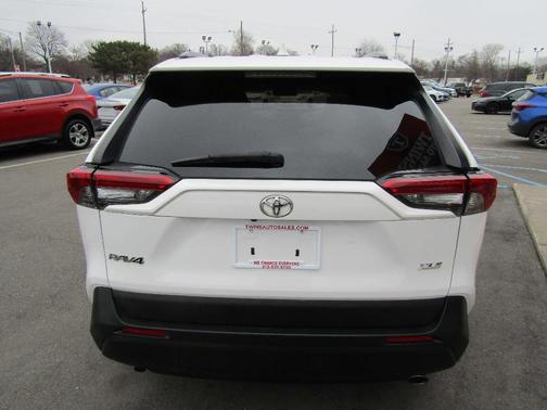 White 2019 Toyota RAV4 XLE