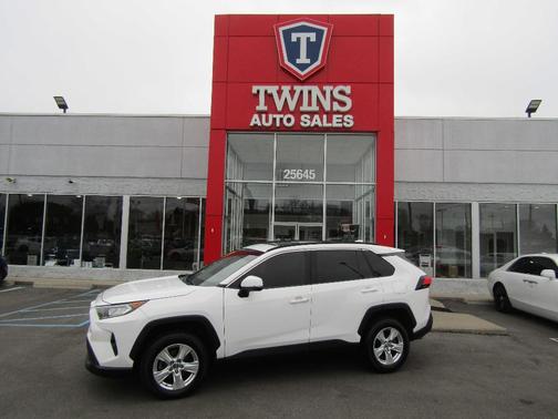 White 2019 Toyota RAV4 XLE