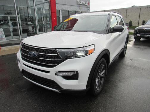 White 2024 Ford Explorer XLT