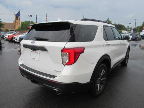 White 2024 Ford Explorer XLT