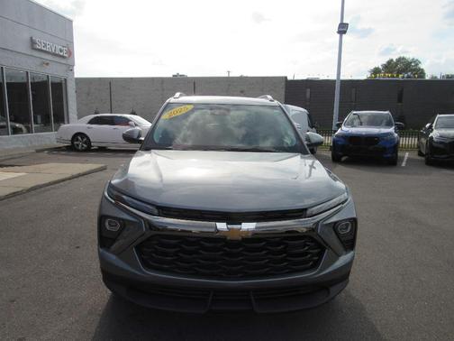 Silver 2025 Chevrolet Trailblazer LT