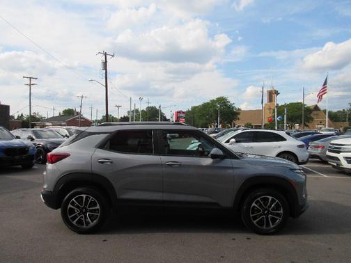 Silver 2025 Chevrolet Trailblazer LT