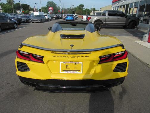 Yellow 2025 Chevrolet Corvette Stingray w/2LT