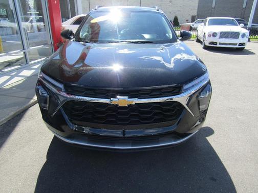 Black 2026 Chevrolet Trax LT