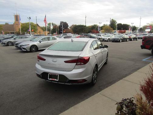 2020 Hyundai ELANTRA Limited