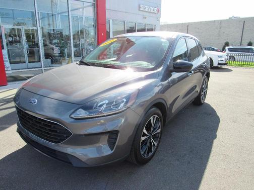 Gray 2022 Ford Escape SE