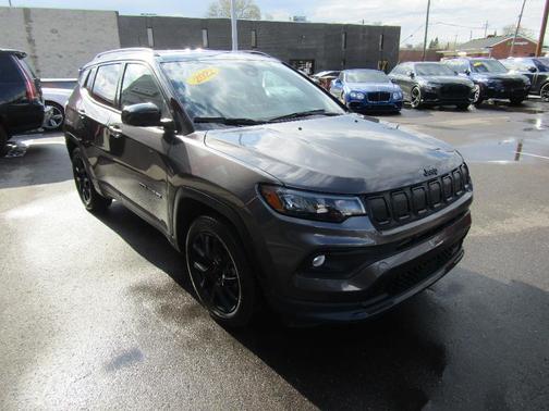 Gray 2022 Jeep Compass Latitude