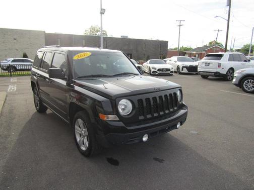 Black 2017 Jeep Patriot Sport