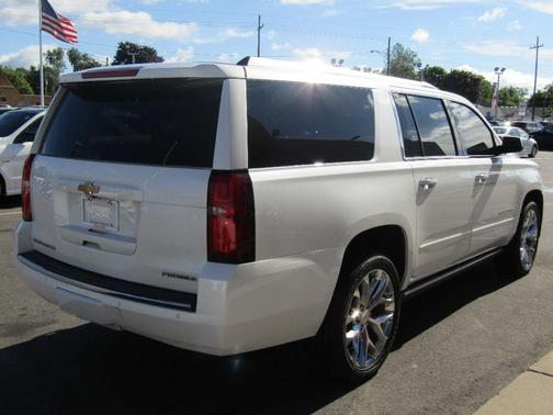 White 2020 Chevrolet Suburban Premier