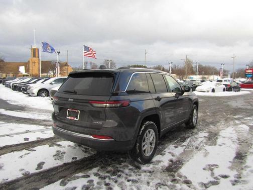 Gray 2024 Jeep Grand Cherokee Laredo