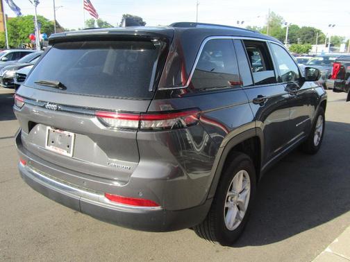 Gray 2024 Jeep Grand Cherokee Laredo