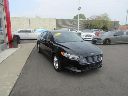 2016 Ford Fusion SE
