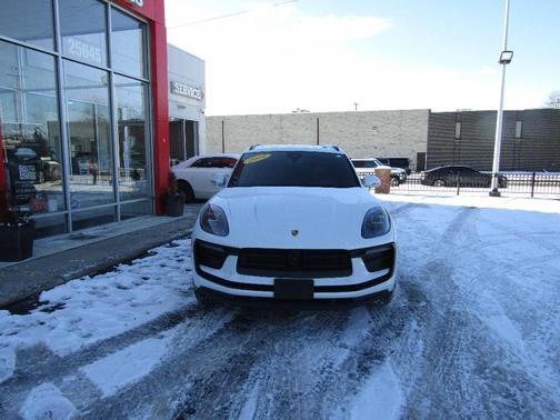 2022 Porsche Macan Base