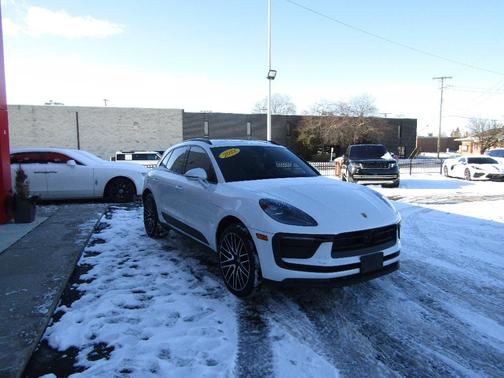 2022 Porsche Macan Base