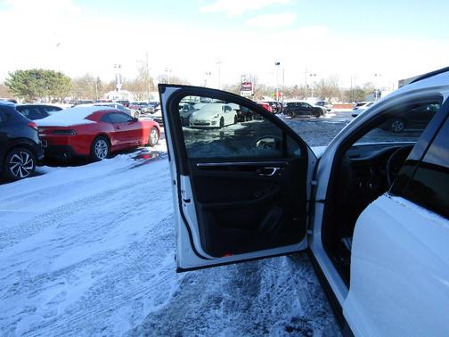 2022 Porsche Macan Base