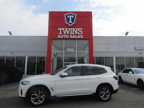 White 2022 BMW X3 xDrive30i