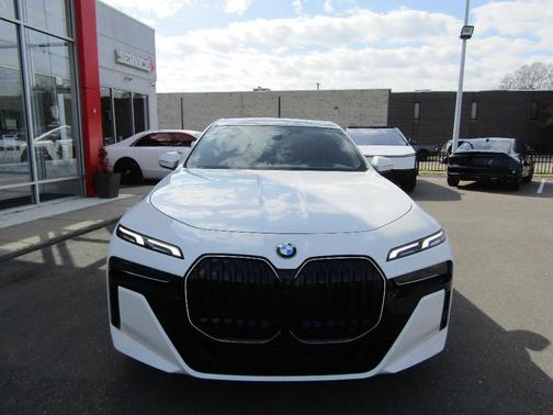 2024 BMW 740 i xDrive