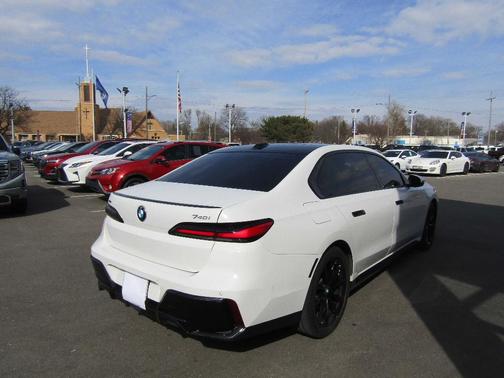 2024 BMW 740 i xDrive