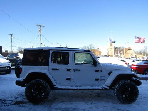 2022 Jeep Wrangler Unlimited Sahara