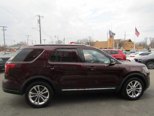 Burgundy 2018 Ford Explorer XLT