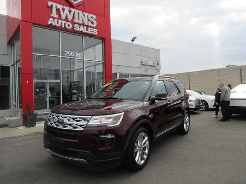 Burgundy 2018 Ford Explorer XLT
