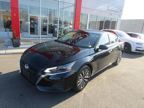 Black 2024 Nissan Altima 2.5 SV