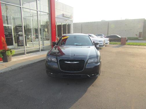 2017 Chrysler 300 S