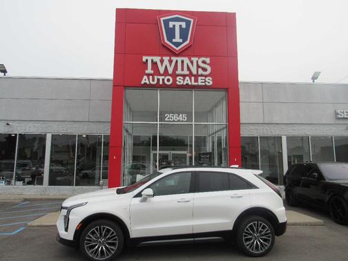 White 2024 Cadillac XT4 Sport
