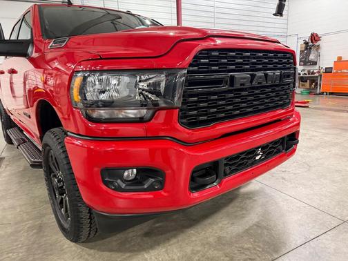 2024 RAM 2500 Big Horn Crew Cab 4x4 6'4' Box