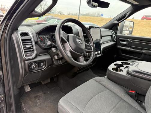 2024 RAM 2500 Big Horn Crew Cab 4x4 6'4' Box