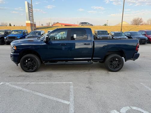 2024 RAM 2500 Big Horn Crew Cab 4x4 6'4' Box