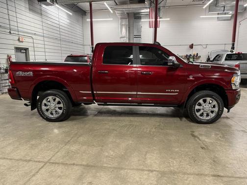 2022 RAM 2500 Limited Crew Cab 4x4 6'4' Box