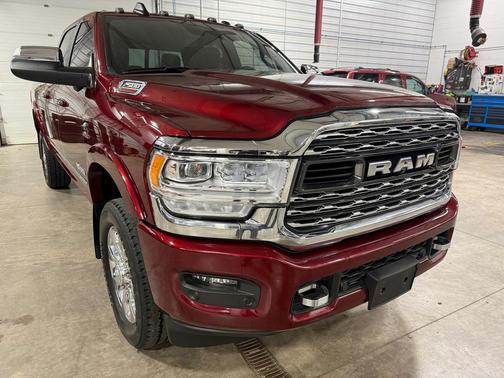 2022 RAM 2500 Limited Crew Cab 4x4 6'4' Box