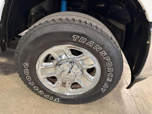 Bright White Clearcoat 2022 RAM 2500 Tradesman Crew Cab 4x4 6'4' Box