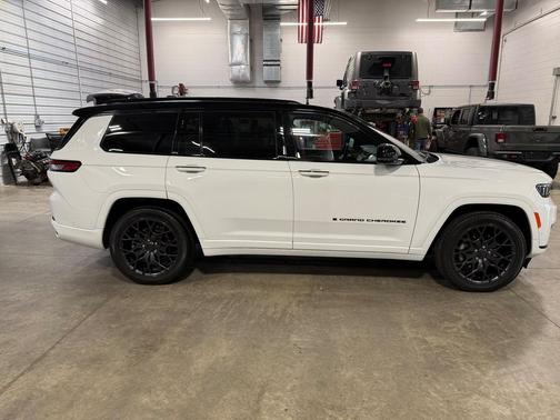 2024 Jeep Grand Cherokee L Summit Reserve