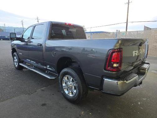 2025 RAM 2500 Big Horn Crew Cab 4x4 6'4' Box