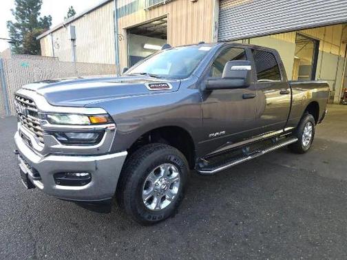 2025 RAM 2500 Big Horn Crew Cab 4x4 6'4' Box