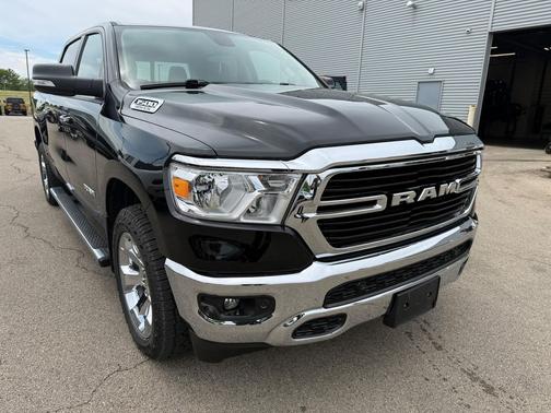 Diamond Black Crystal Pearlcoat 2020 RAM 1500 Big Horn/Lone Star