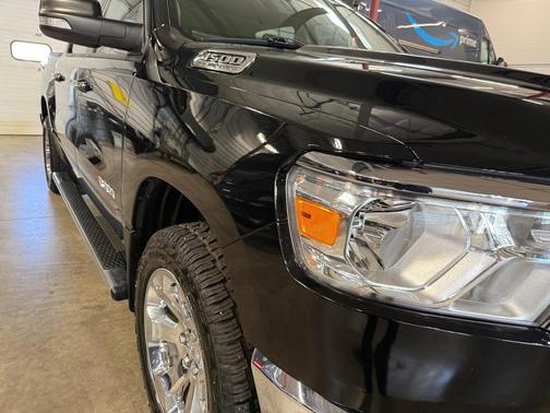 Diamond Black Crystal Pearlcoat 2020 RAM 1500 Big Horn/Lone Star