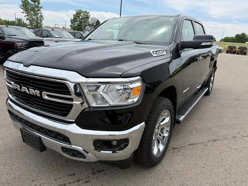 Diamond Black Crystal Pearlcoat 2020 RAM 1500 Big Horn/Lone Star