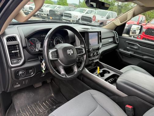 Diamond Black Crystal Pearlcoat 2020 RAM 1500 Big Horn/Lone Star