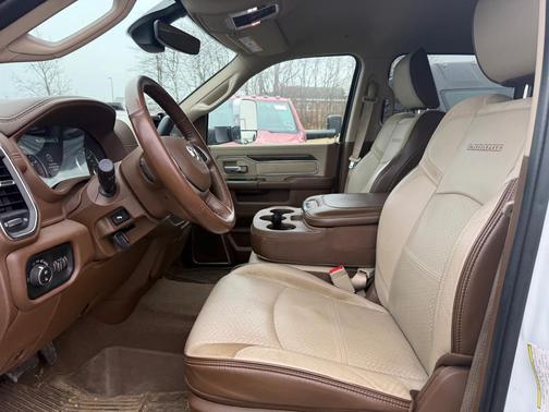 2021 RAM 3500 Laramie Crew Cab 4x4 8' Box