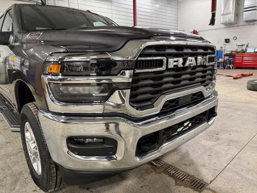 2025 RAM 2500 Big Horn Crew Cab 4x4 6'4' Box